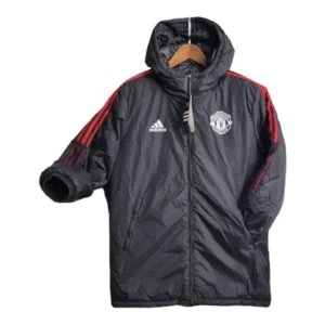 Jaqueta Corta-Vento Manchester United 23/24 - Masculina Adidas - Preta com detalhes em vermelho