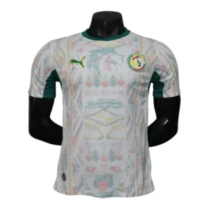 Camisa Seleção Senegal I 26/27 - Jogador Puma Masculina - Branca com detalhes em vermelho e amarelo e verde